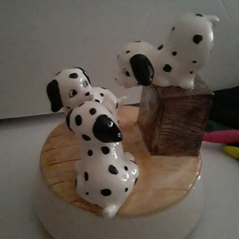 Vi tage Origami Japan Dalmatio  supports Musical